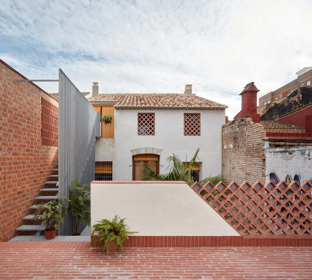 Renovação do edifício residencial El Cabanyal / David Estal + Arturo Sanz - Residencial