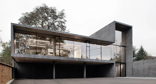 AUM Pierre Minassian Offices / AUM Pierre Minassian - Institutional Buildings