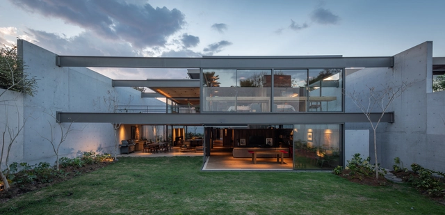 Casa Vertientes / JJRR/Arquitectura + Area - Casas