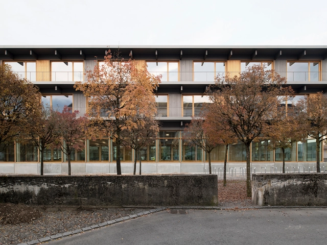 Escola Secundária Weiden / Karamuk Kuo - Escola Primária