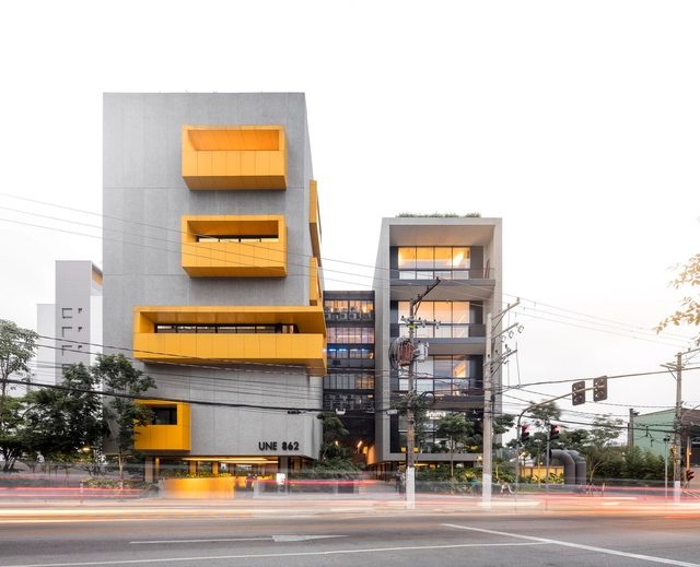 UNE Building / Gui Mattos - Exterior Photography, Office Buildings, Facade
