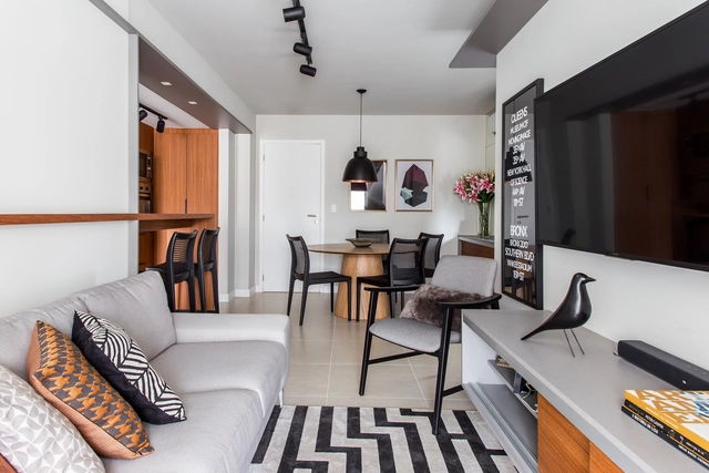 Apartamento MF / Rafael Ramos Arquitetura - Edifício De Apartamentos, Cozinha, Mesa, Cadeira
