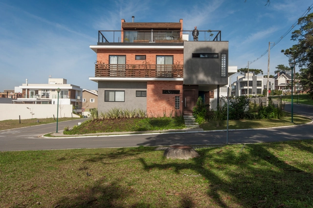 SR32 Residence / HARDT Planejamento - Exterior Photography, Houses, Facade