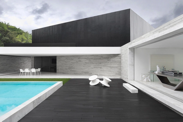 V2 House / Studio Guilherme Torres - Casas