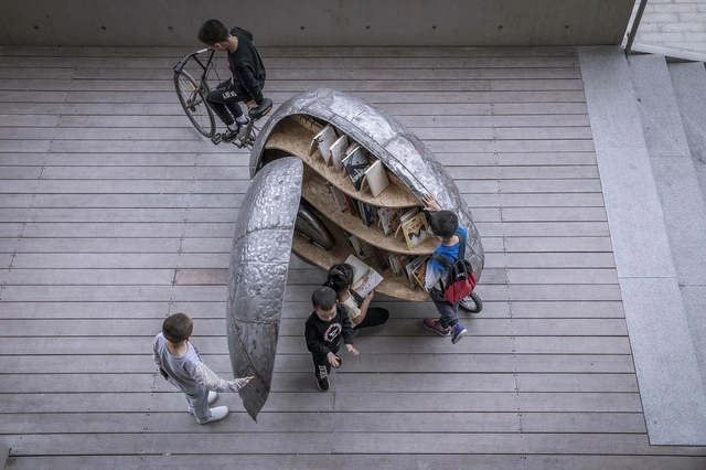 Shared Lady Beetle, A Micro Movable Library for Kids / LUO studio - Pavilion
