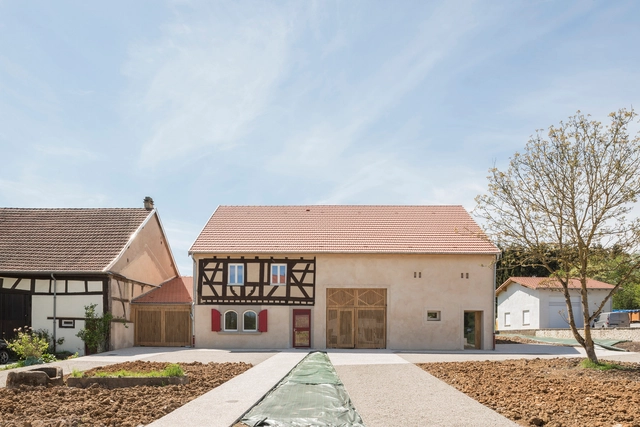 法国摩泽尔农场改建 / Studiolada - 独立住宅