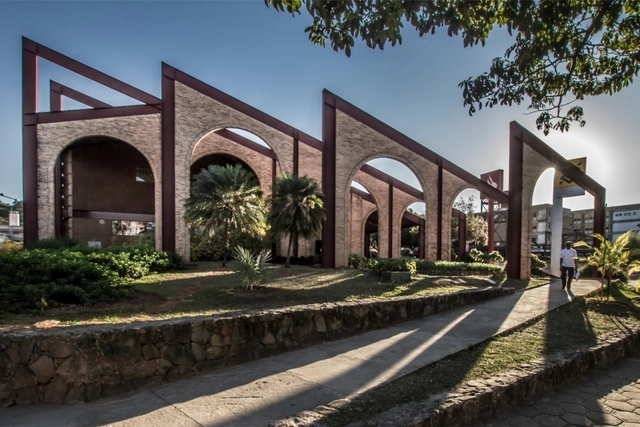 O campus universitário como espaço público aberto para a cidade - Imagem de Destaque