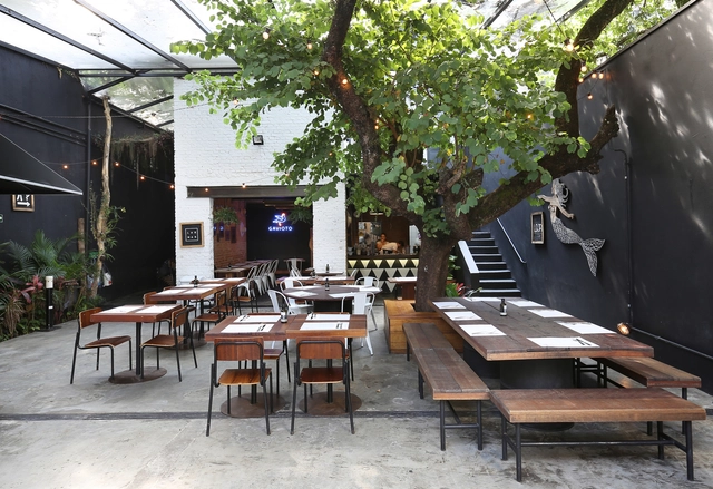 Lar Mar Bar / PROTOTYP& Chão de Fábrica + Felipe Protti - Restaurante, Aido, Fachada, Mesa, Cadeira