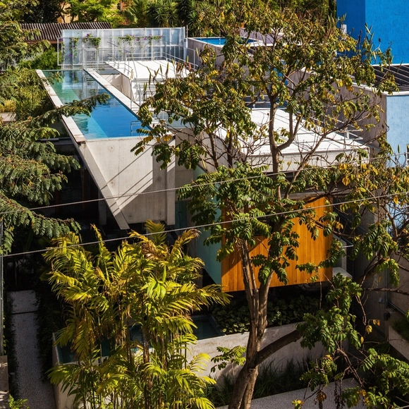 Casas brasileiras: 15 residências com piscina - Imagem de Destaque