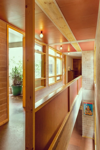 1/18住宅，适合多代人居住的公寓改造 / Studio Organon - 居住建筑