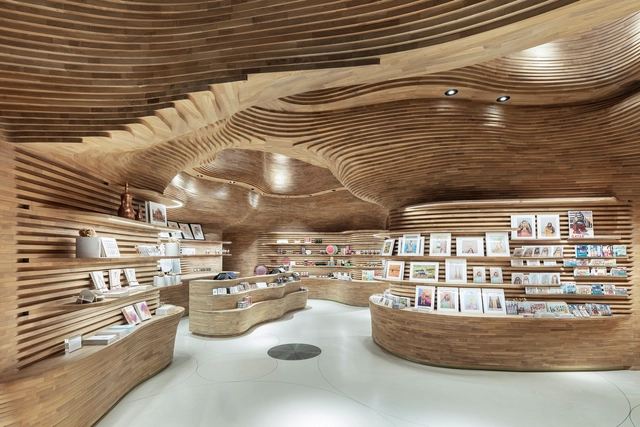 Interior del Museo Nacional de Qatar / Koichi Takada Architects - Tienda