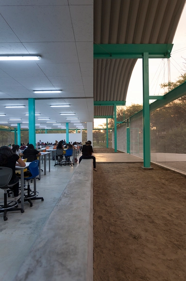 Universidades, escuelas y talleres que transforman la arquitectura educacional de Perú  - Imagen Principal