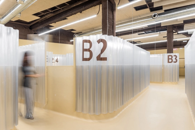 Polyclinic of University CEU San Pablo / Adam Bresnick - University