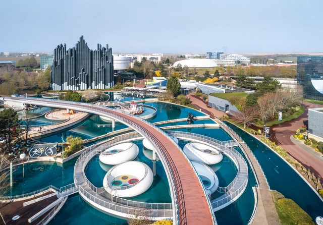 Playground flutuante / WAO - Wild Architectural Objects - Instalação 