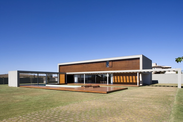 Casa Manacás / Gustavo Penna Arquiteto e Associados - Casas, Fachada, Porta