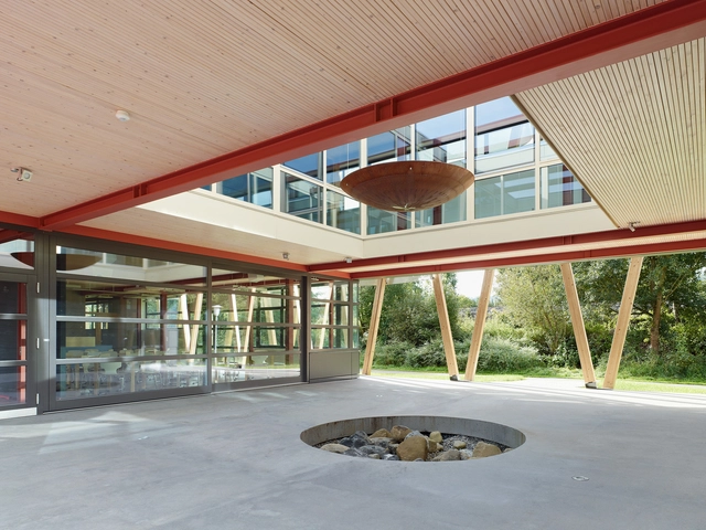 编织立面，为学生营造趣味空间 / Metaraum Architekten BDA - 教育建筑