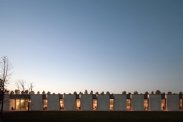Escritório AKQA / zaa zanonarchitettiassociati - Arquitetura De Escritórios