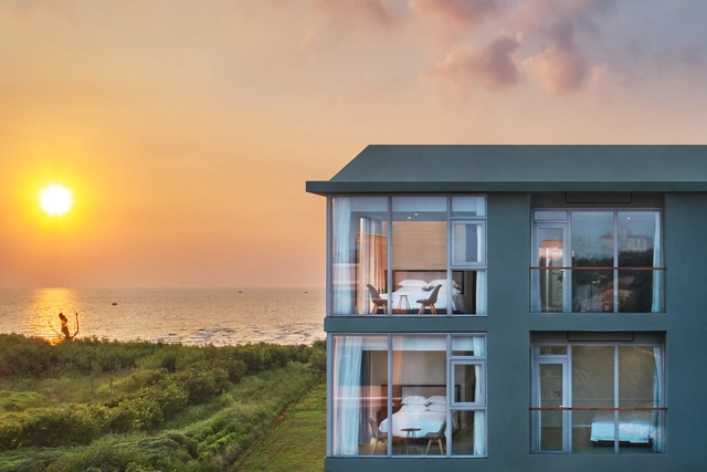 青骊拂晓酒店 / 间外建筑工作室 - 酒店, 表皮, 海岸