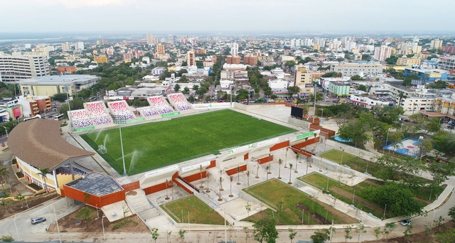 Estadio Romelio Martínez / El Equipo Mazzanti - Renovación