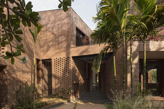 Brick House / CollectiveProject - Houses