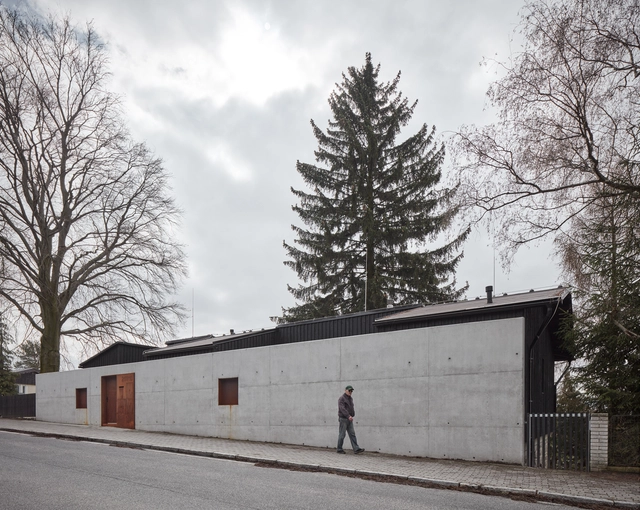 Casa atrás do muro / Mjölk architects - Renovação
