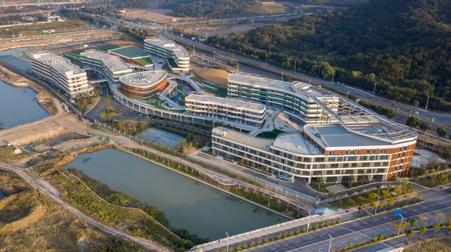 上海交大教育集团（湖州）帕丁顿双语学校 / 上海思序建筑规划设计 - 中小学校