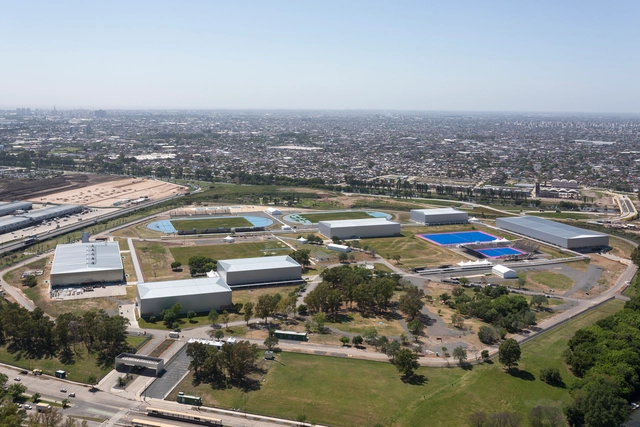 Parque olímpico / Dirección General de Arquitectura + MDUyT + GCBA - Piscina, Fachada, Urbano