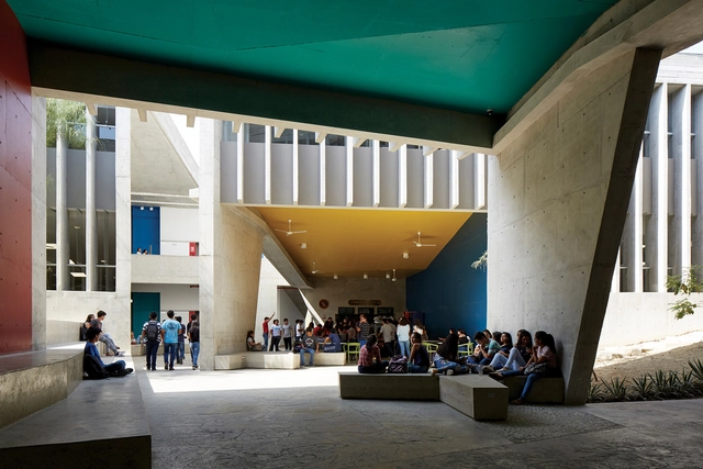 Edificios en Chile, Perú y Senegal, finalistas del Premio Internacional RAIC 2019 - Imagen Principal