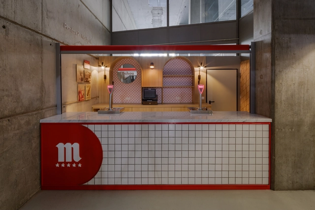 Áreas de venta cerveza Mahou / PuertoyMartín - Arquitectura e Interiorismo - Arquitectura Comercial, Fachada