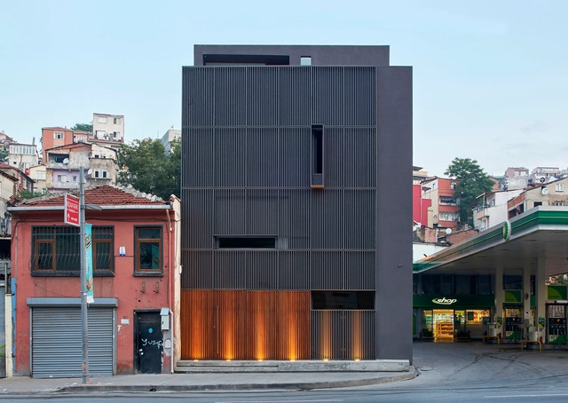 Pilevneli 展览馆，旧建筑的新生长 / Emre Arolat Architecture - 博物馆展览馆室内设计