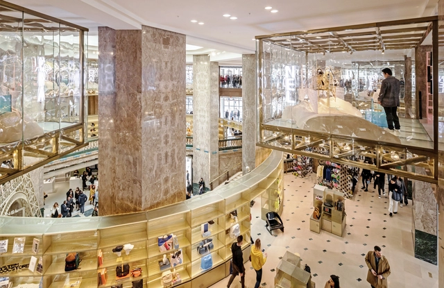 老佛爷百货香榭丽舍店 / 比亚克·英厄尔斯 - 室内设计