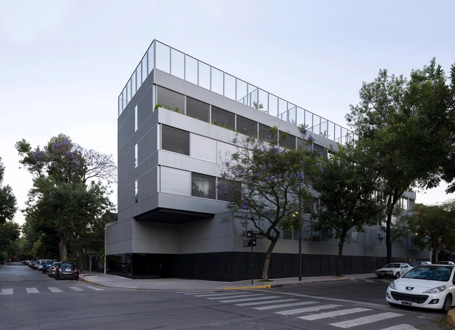 Edificio la vecindad plaza Mafalda / Adamo Faiden - Apartamentos, Fachada
