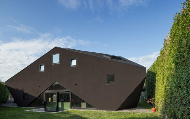 Casa Tri / Urban Agency - Casas