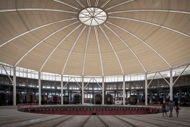 Museo Ferroviario Pablo Neruda – Temuco / Chauriye Stäger Arquitectos - Remodelaciones, Arco, Puerta, Fijación Vigas, Barandas, Sillas