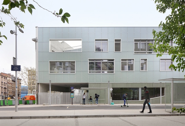 High School in Boulogne / Mikou Studio - High School
