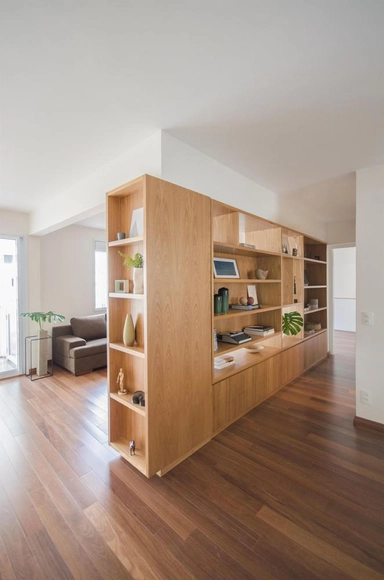 Apartamento Carretel / EIXO Z arquitetos - Edifício De Apartamentos, Cozinha, Porta, Fachada, Viga, Cadeira, Armário