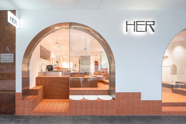 Tienda HER / CLAP Studio - Tienda, Cocina, Fachada, Arco, Sillas, Bancas