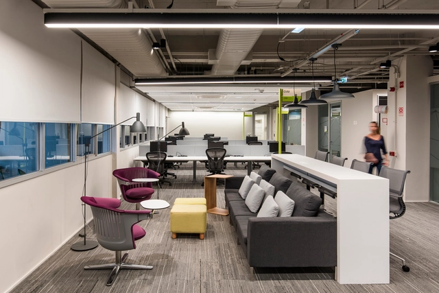 Escritório Astra Zeneca / Pitá Arquitetura - Escritórios, Cadeira