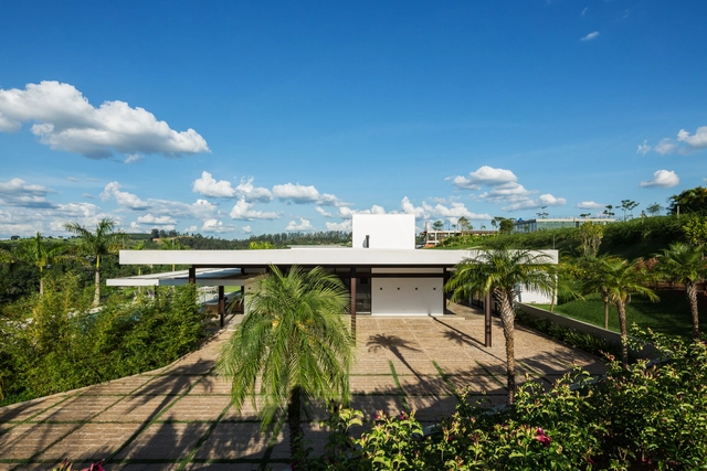 Residência AM / Plareng - Casas, Jardim, Fachada