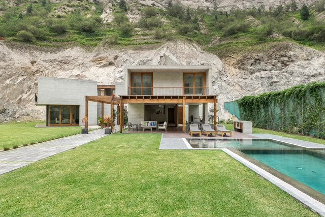 Casa MEC / Francisco Dulanto Carbajal - Casas