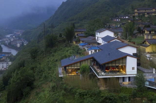 黑竹沟禅驿精品酒店接待中心 / 研筑舍建筑设计 - 酒店, 海岸, 森林