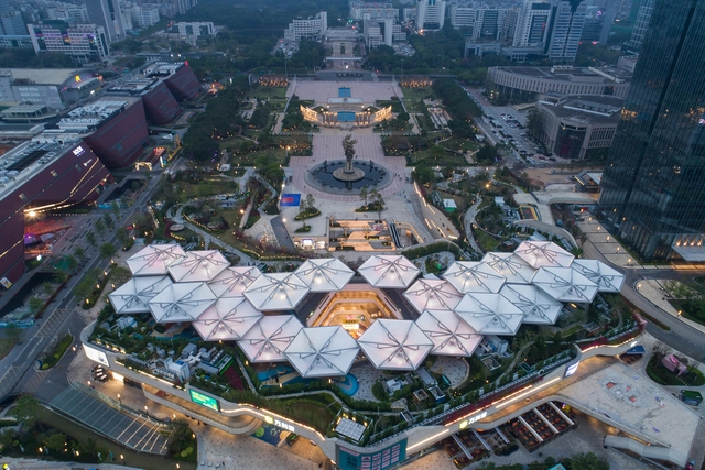 龙城广场万科里屋顶景观遮阳伞 / 局内设计 - 更新项目