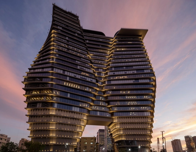 Desarrollo de oficinas ToHA / Ron Arad Architects - Edificio De Oficinas