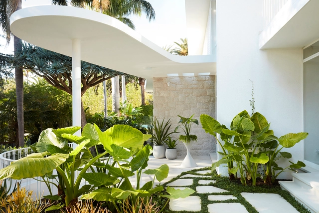 Residência em homenagem a Oscar Niemeyer / Luigi Rosselli - Renovação