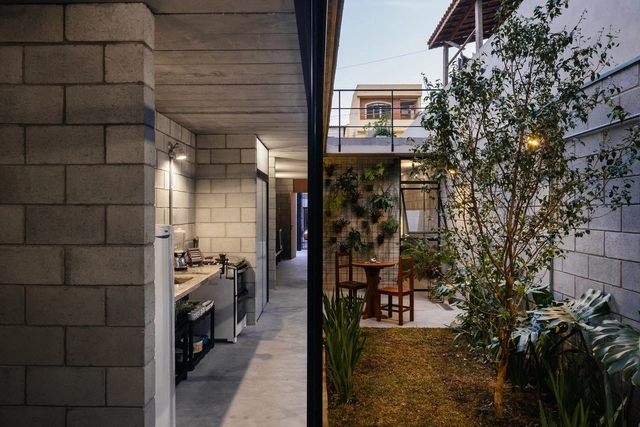 La necesidad de materiales adaptables en la vivienda social latinoamericana - Imagen Principal