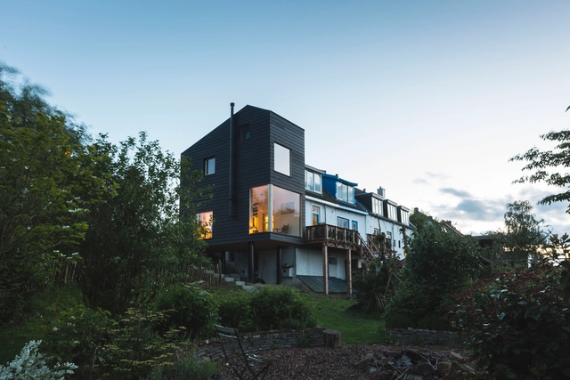 Extensión de una casa en el río Lek / Walden Studio	 - Ampliación