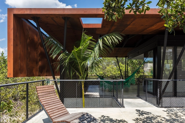 Casa Campinarana / Laurent Troost Architectures - Casas