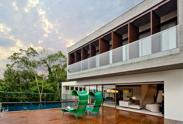 Casa Alto do Glória / Tufi Mousse Arquitetura - Casas, Terraço, Fachada, Balcão, Corrimão, Cadeira, Mesa