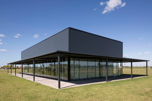 Club puertos / Adamo Faiden - Edificios Públicos, Fachada