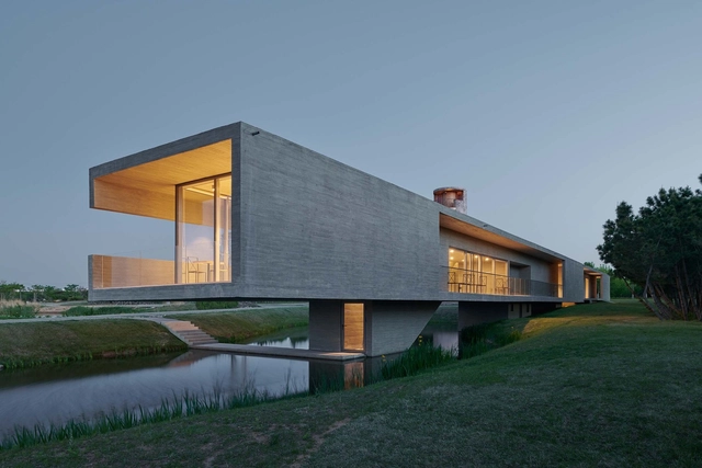 Casa puente y torre de observación / TAO - Trace Architecture Office - Centro De Visitantes